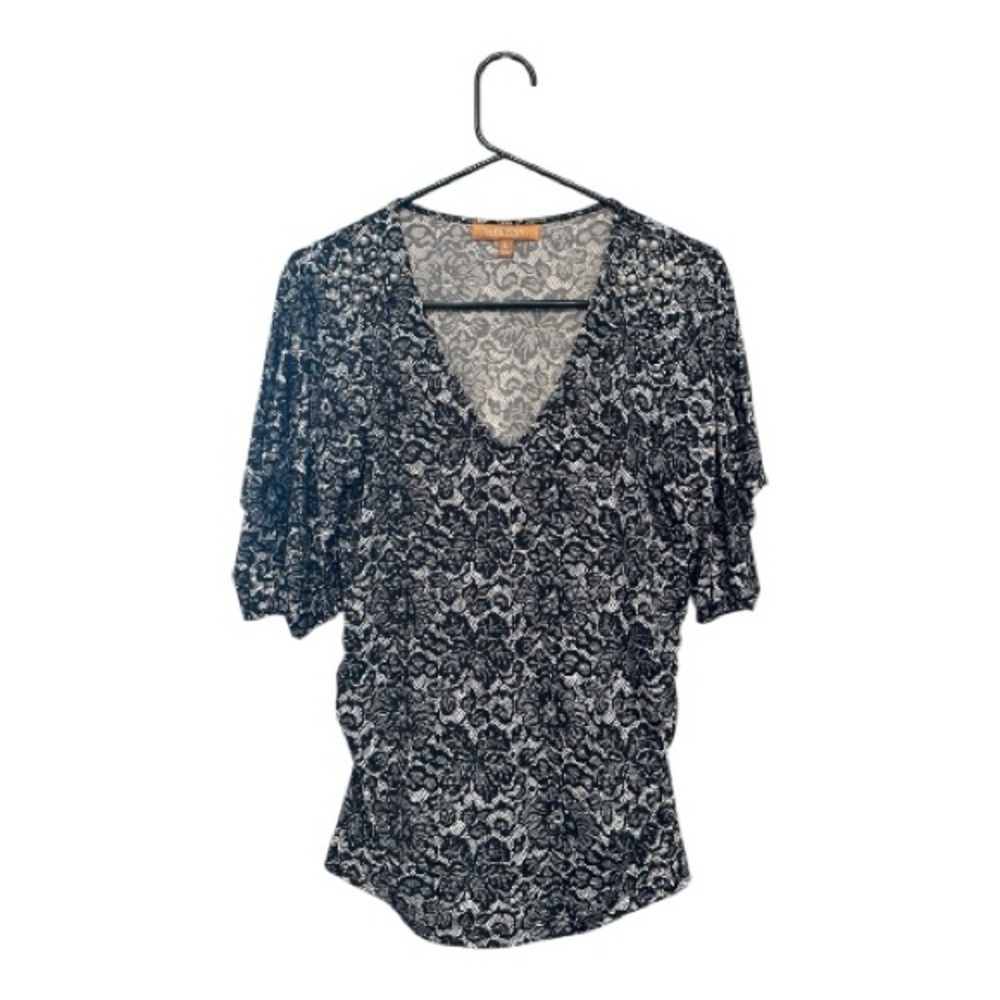 Ellen Tracy Black and White Floral Blouse With Pearl Shoulder Detailing Large